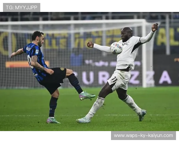 足球队长怒吼队友:跑起来,冲刺未来!