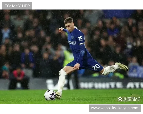 切尔西边路切入频繁威胁禁区 切尔西边路切入频繁威胁禁区