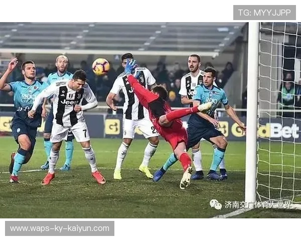 那不勒斯中路穿插配合见效显著 那不勒斯中路穿插配合见效显著